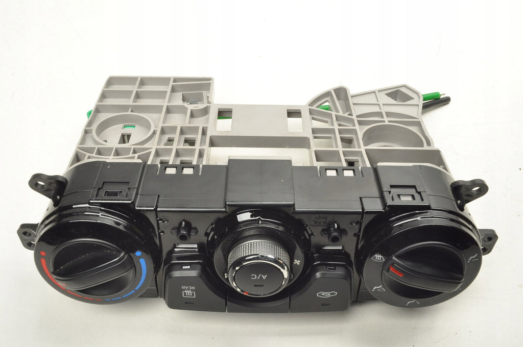 HYUNDAI I20 PANEL AIR CONDITIONING SWITCH 97250-1J640 LIFT