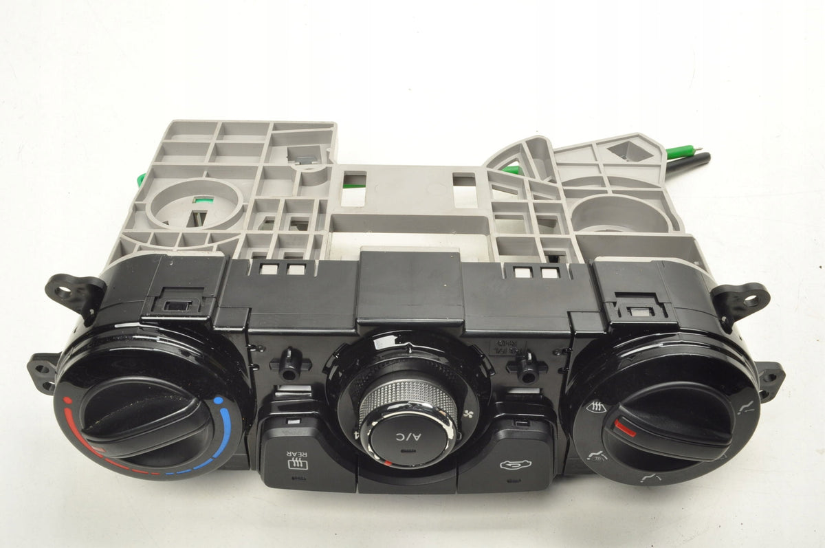 HYUNDAI I20 PANEL AIR CONDITIONING SWITCH 97250-1J640 LIFT