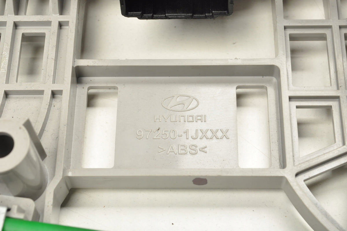 HYUNDAI I20 PANEL AIR CONDITIONING SWITCH 97250-1J640 LIFT