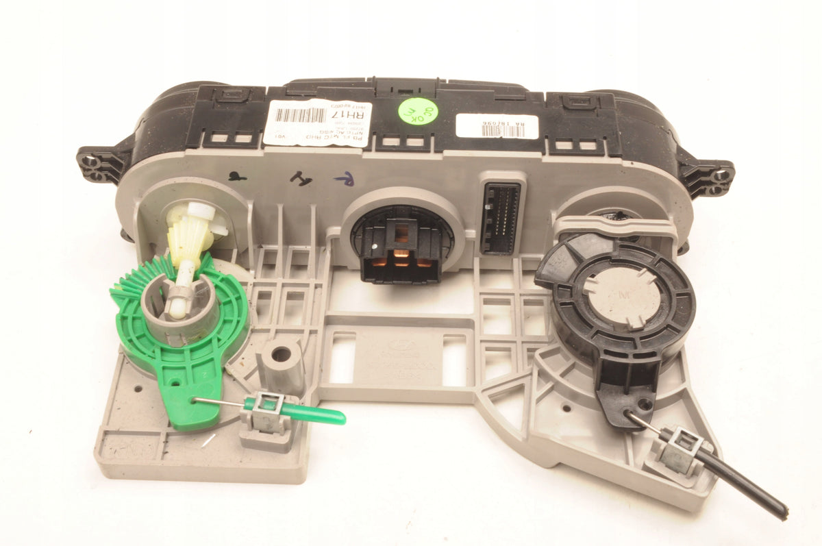 HYUNDAI I20 PANEL AIR CONDITIONING SWITCH LIFT 97250-1J640