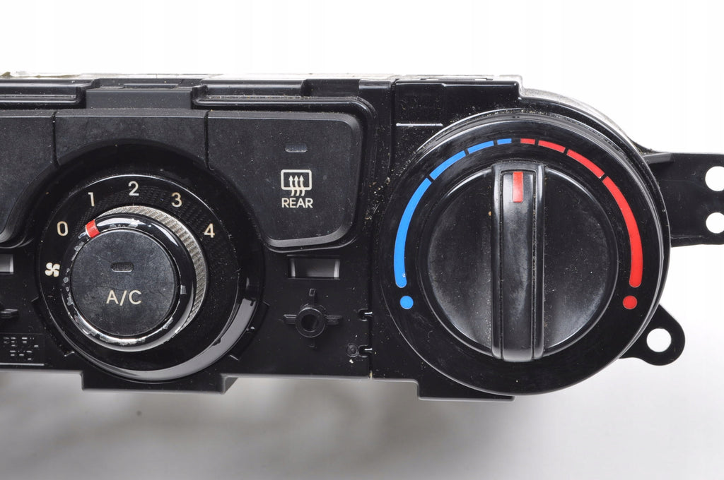 HYUNDAI I20 PANEL AIR CONDITIONING SWITCH LIFT 97250-1J640
