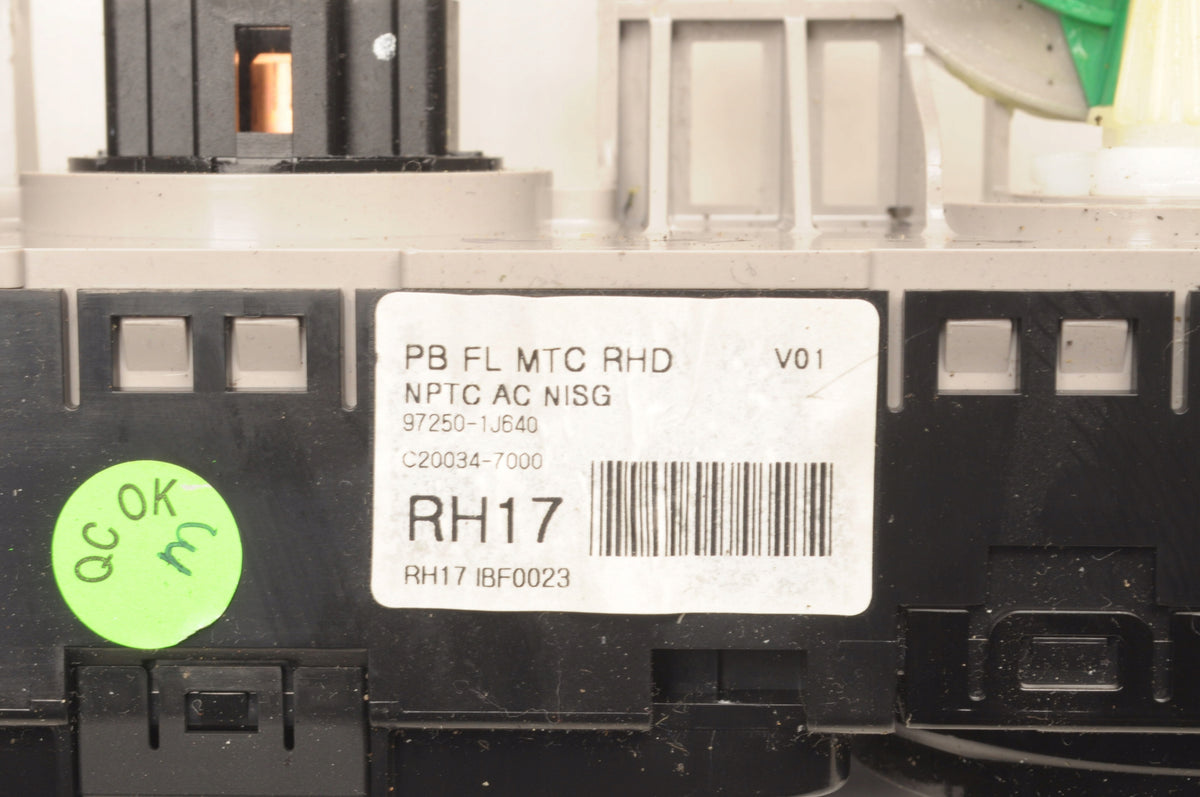 HYUNDAI I20 PANEL AIR CONDITIONING SWITCH LIFT 97250-1J640