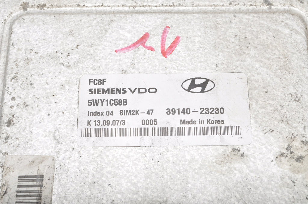 HYUNDAI I30 AND 2.0 16V ENGINE COMPUTER 39140-23230