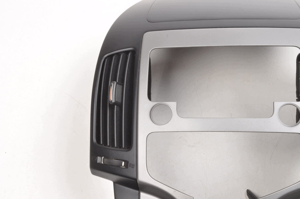 HYUNDAI I30 AND 84740-2R100 CENTER PANEL RADIO CONSOLE FRAME