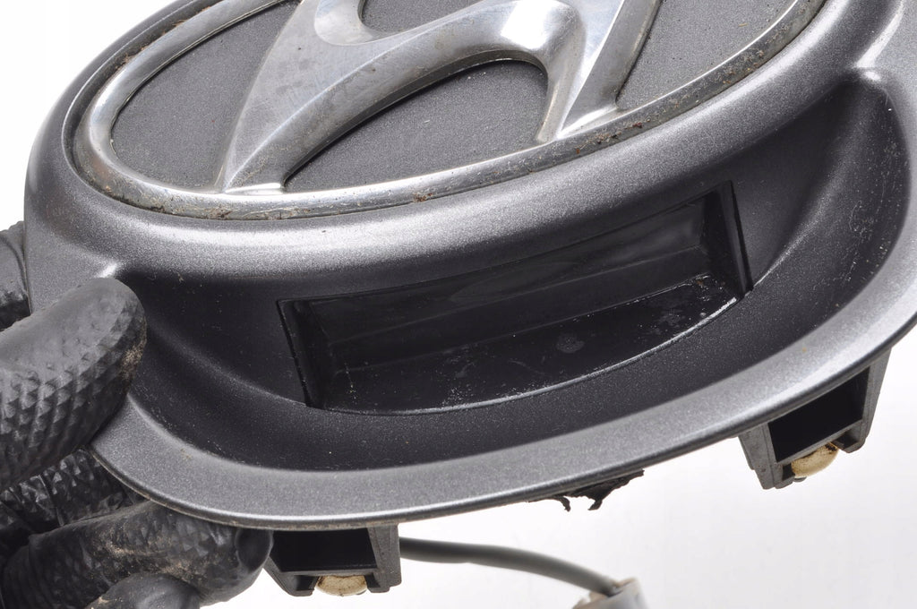 HYUNDAI I30 AND HANDLE FLAP OPENING BUTTON 87370-2L000 9A HB 5D