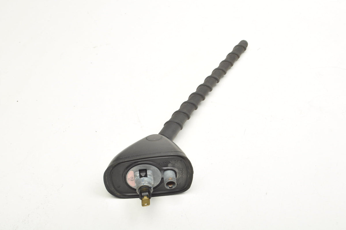 HYUNDAI I30 AND LIFT RADIO ANTENNA V3-00521E