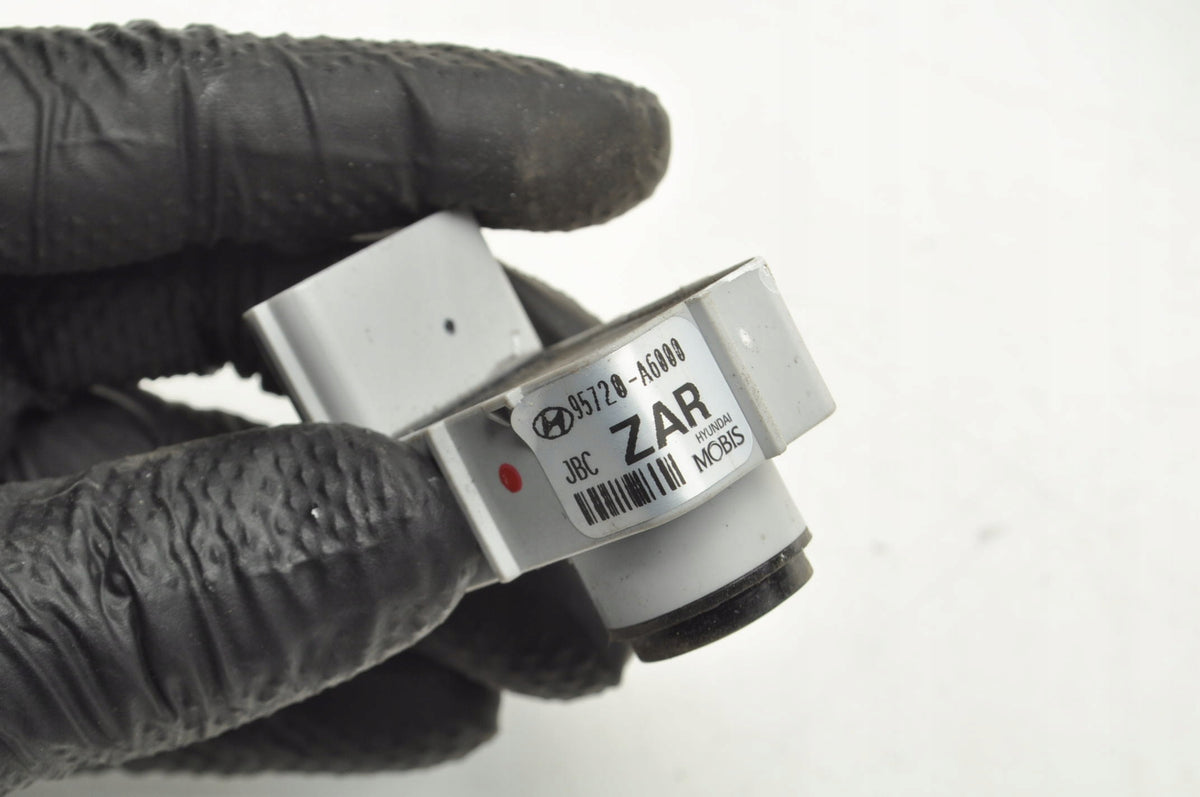 HYUNDAI I30 II PDC REVERSING PARKING SENSOR 95720-A6000 ZAR