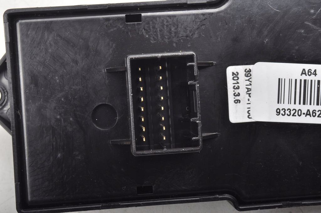 HYUNDAI I30 II SWITCH PANEL 93320-A6270RY