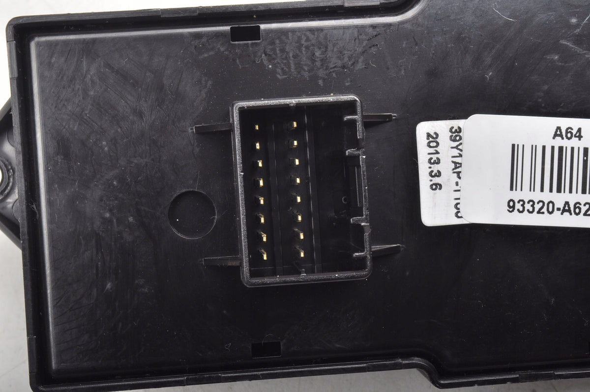 HYUNDAI I30 II SWITCH PANEL 93320-A6270RY