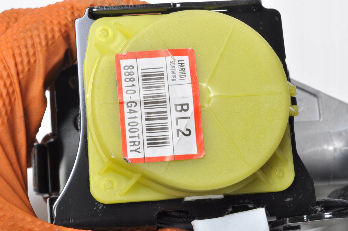 HYUNDAI I30 III FRONT BELT FRONT 88820-G4000 88810-G4100 SET HB 5D