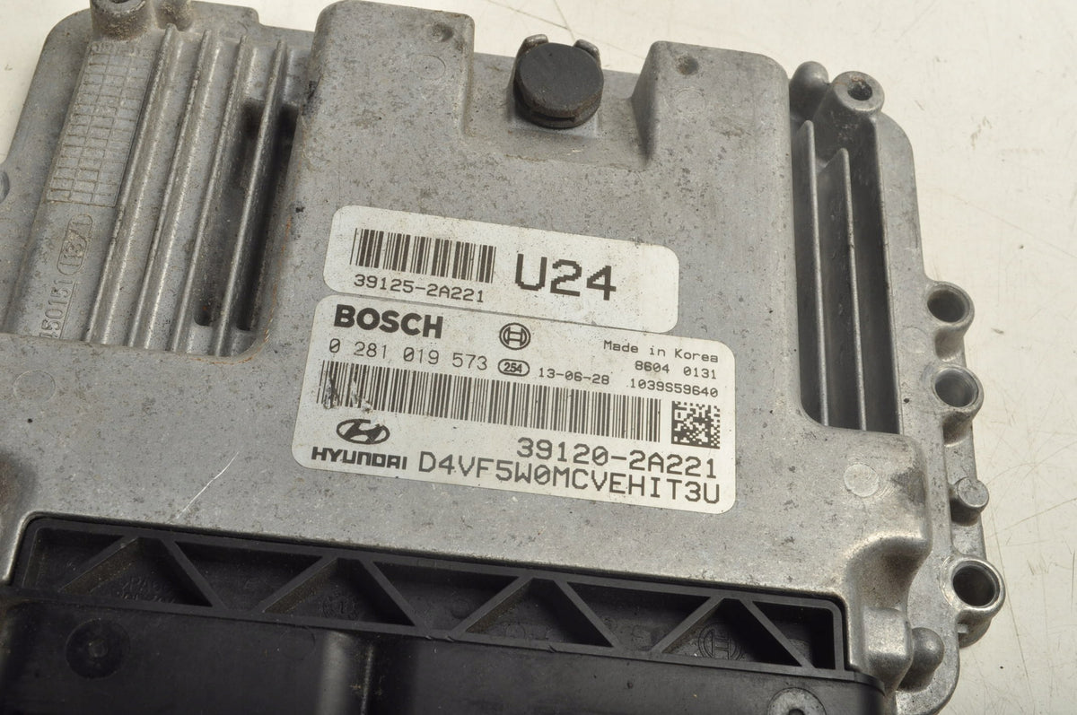 HYUNDAI I40 1.7 CDTI 136M COMPUTER ENGINE DRIVER 39120-2A221