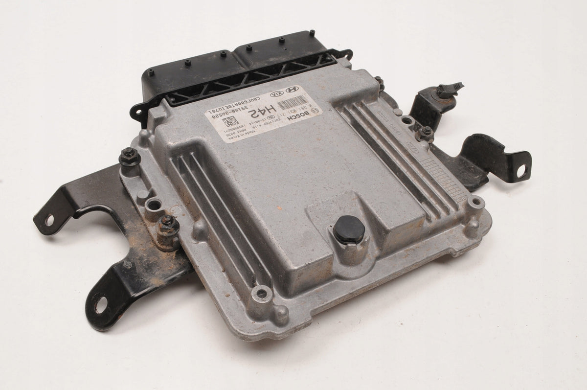 HYUNDAI I40 1.7 CRDI ENGINE COMPUTER 39140-2A520 0281031717 1039S89271