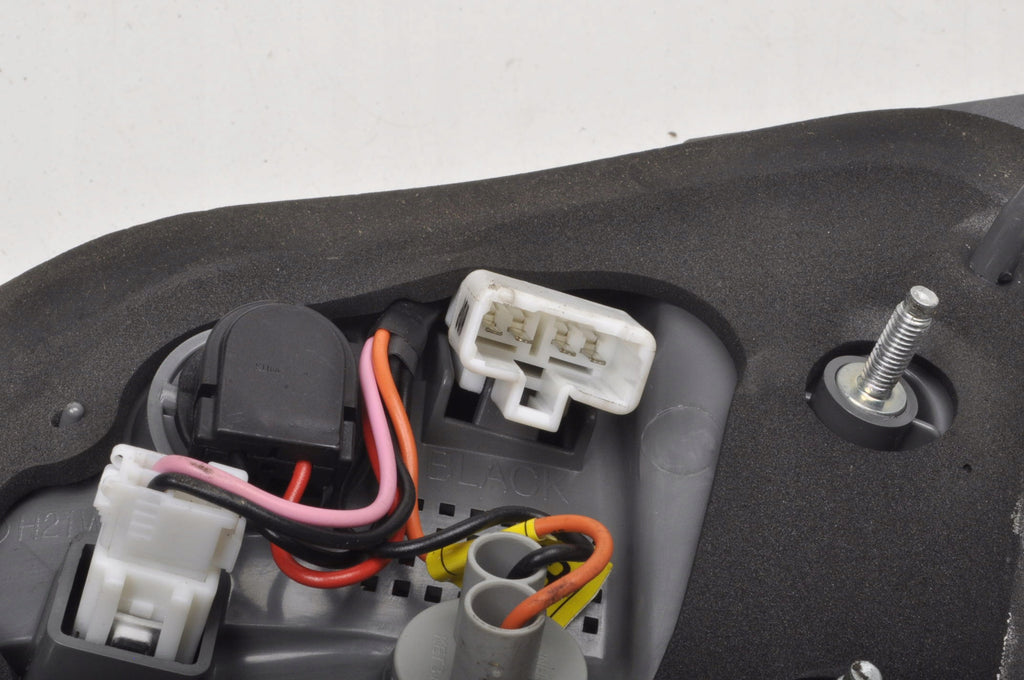 HYUNDAI I40 LAMP LEFT REAR FLAP SEDAN 92403-3Z300