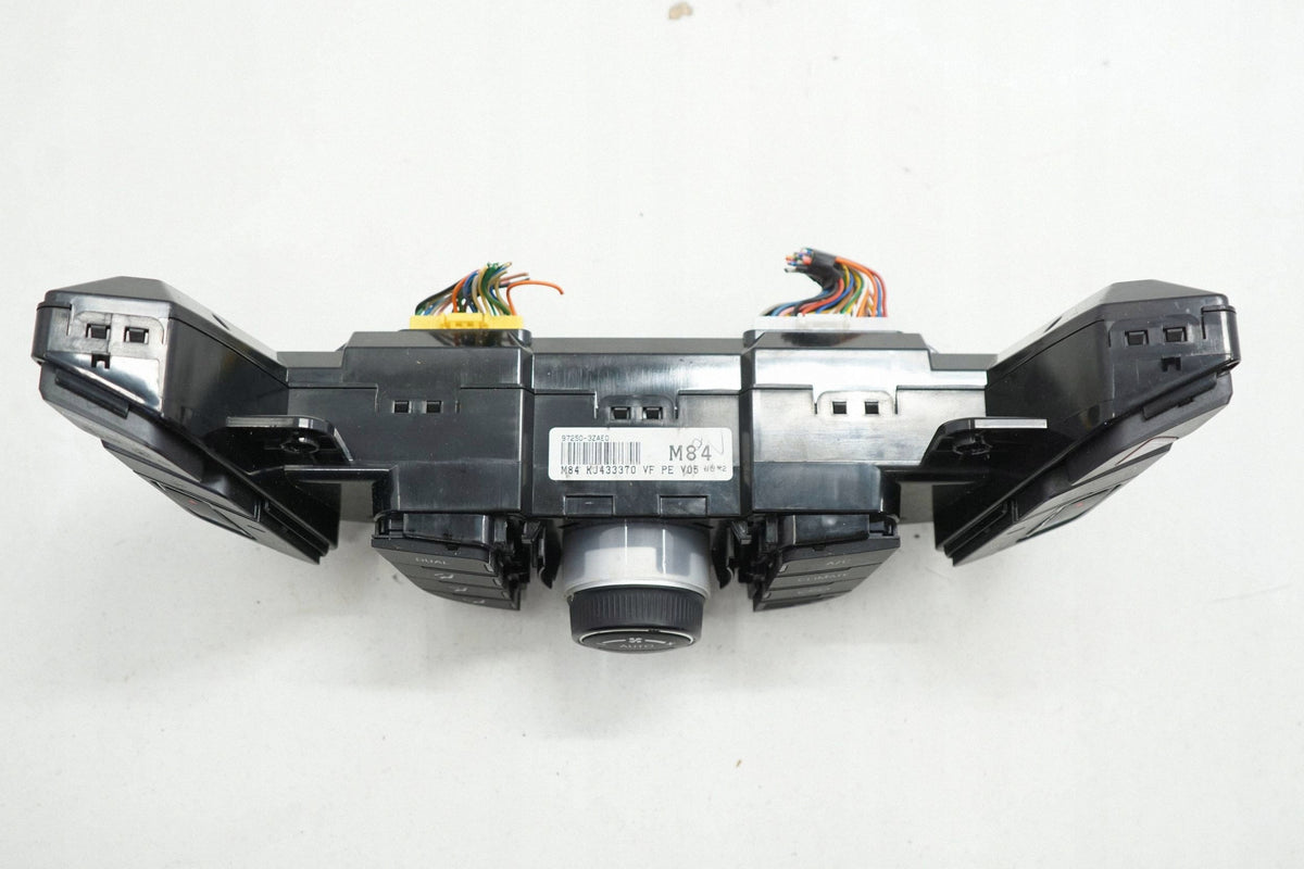 HYUNDAI I40 LIFT 15R AIR CONDITIONING PANEL 97250-3ZAE0