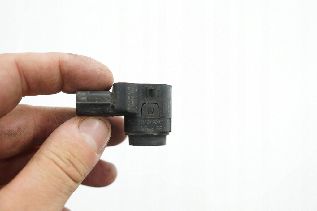 HYUNDAI I40 LIFT 17R PARKING SENSOR PDC NKA 95720-3Z400