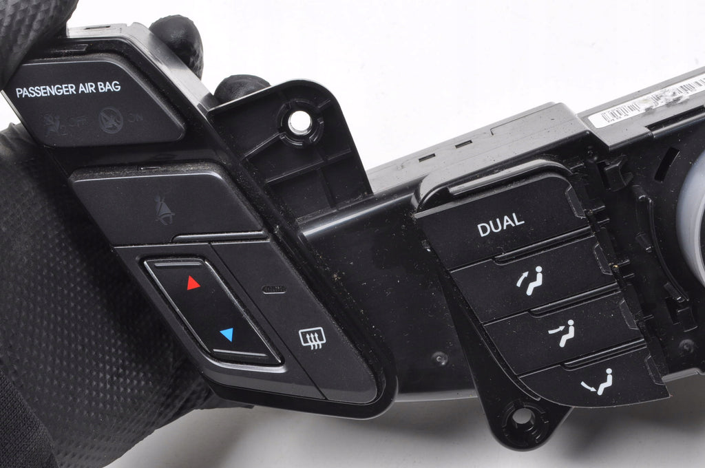 HYUNDAI I40 PANEL AIR CONDITIONING SWITCH 97250-3ZAE0