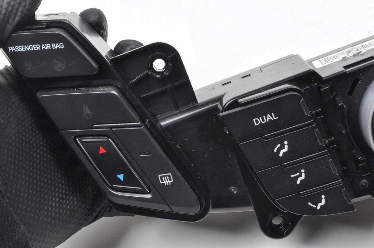 HYUNDAI I40 PANEL AIR CONDITIONING SWITCH 97250-3ZAE0