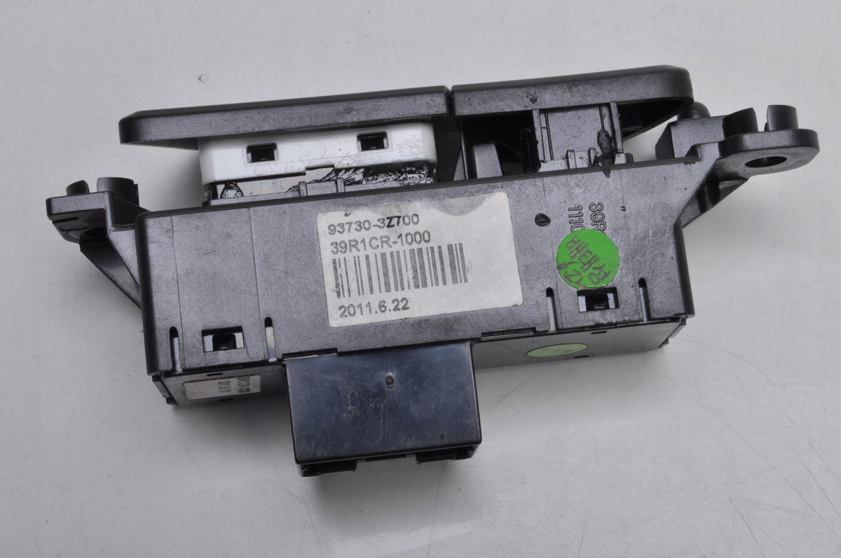 HYUNDAI I40 SEAT HEATING BUTTON RIGHT 93730-3Z700