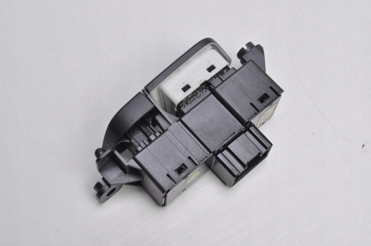 HYUNDAI I40 SEAT HEATING BUTTON RIGHT 93730-3Z700