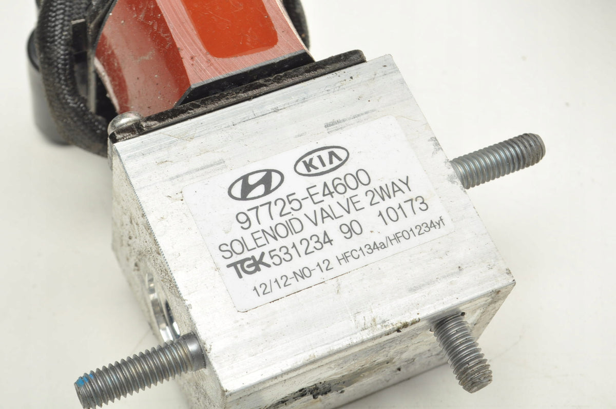 HYUNDAI IONIQ AIR CONDITIONING EXPANSION VALVE 97725-E4600