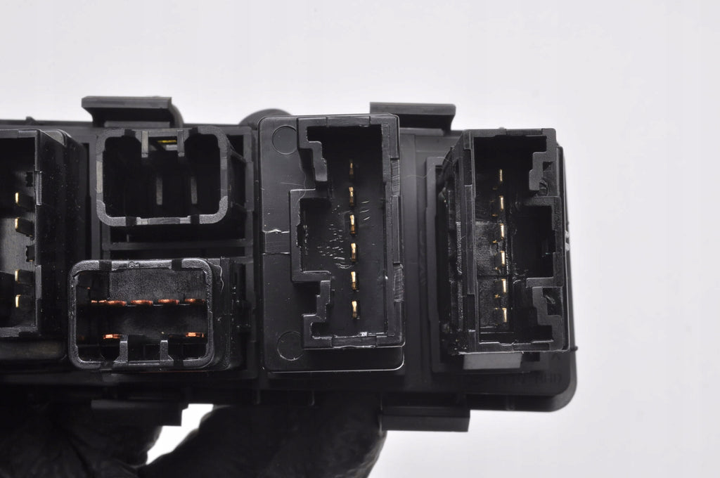 HYUNDAI IX20 SWITCH PANEL 93300-1K750EQ