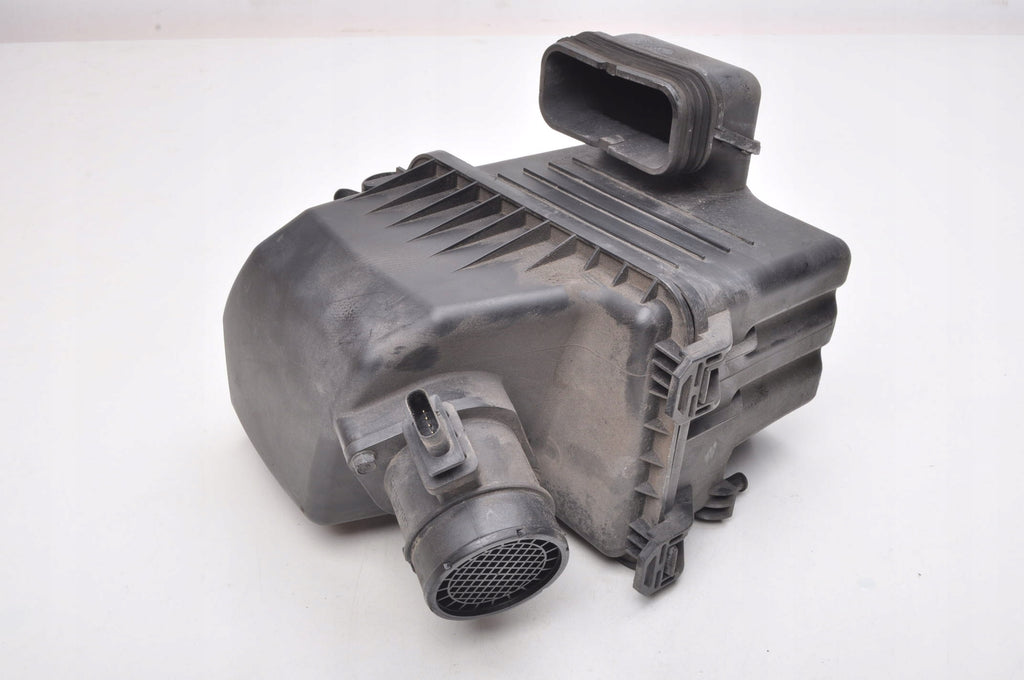HYUNDAI IX35 AIR FILTER HOUSING 28110-2Y300