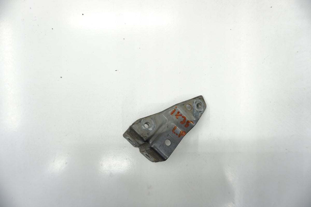 HYUNDAI IX35 FENDER BRACKET LEFT FRONT ZAR