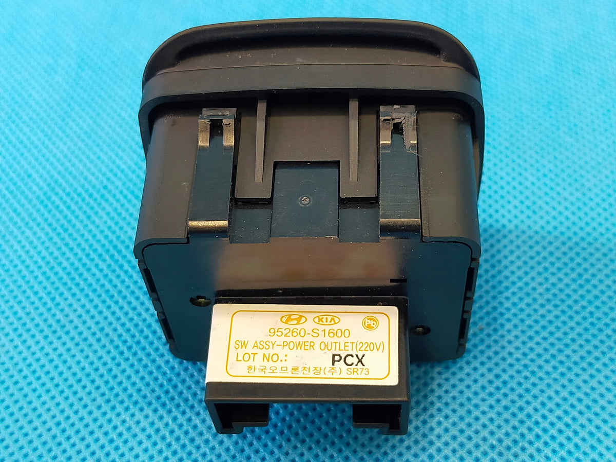 HYUNDAI SANTA FE 4 IV 2.0CRDI 185HP 4x4 2020 R SOCKET 220V MAX 200W