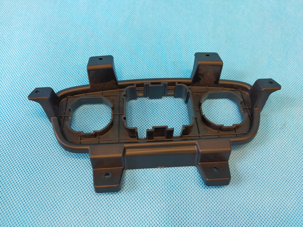 HYUNDAI SANTA FE 4 IV 2.0CRDI 185KM 2020R CHARGING PORT FRAME AND SOCKET