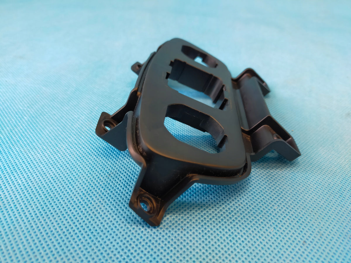 HYUNDAI SANTA FE 4 IV 2.0CRDI 185KM 2020R CHARGING PORT FRAME AND SOCKET