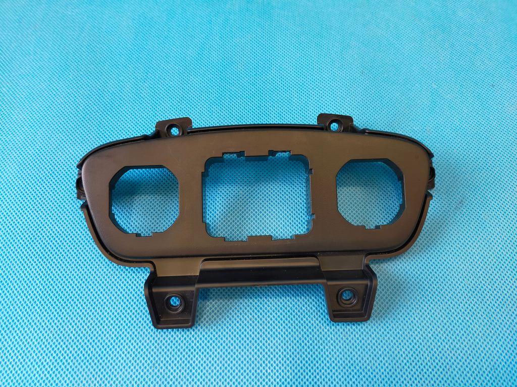 HYUNDAI SANTA FE 4 IV 2.0CRDI 185KM 2020R CHARGING PORT FRAME AND SOCKET