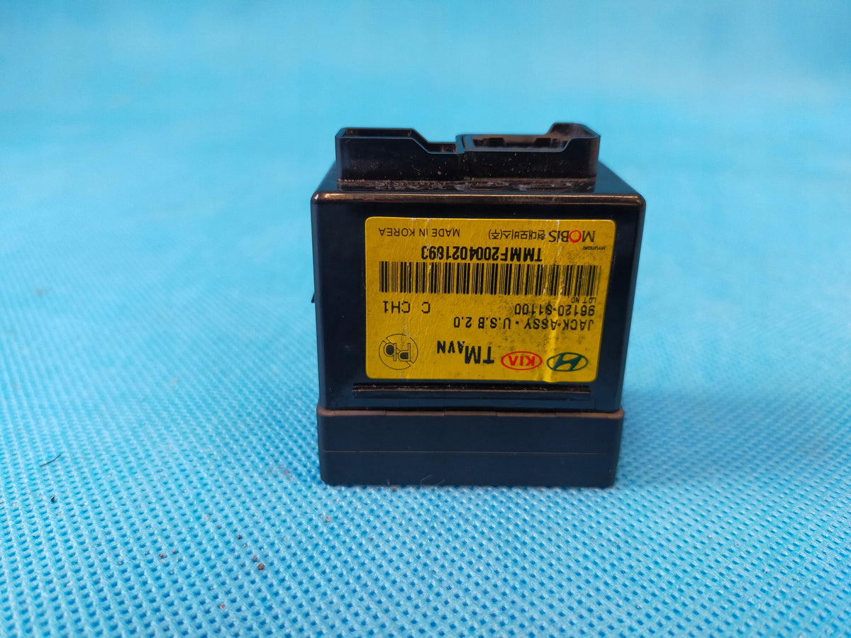 HYUNDAI SANTA FE 4 IV 2.0CRDI 185KM 2020R USB PORT SOCKET AUX 96120-S1100