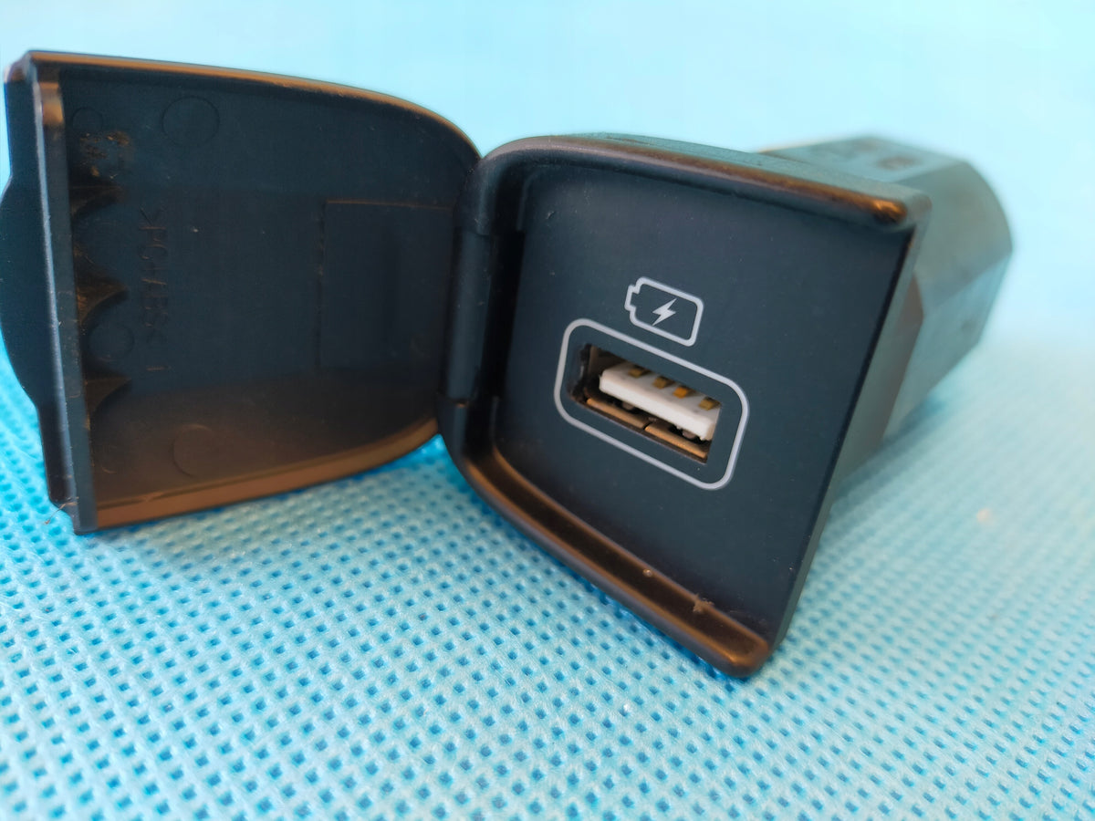 HYUNDAI SANTA FE 4 IV 2.0CRDI 185KM 2020R USB SOCKET CHARGER 96125-S1000