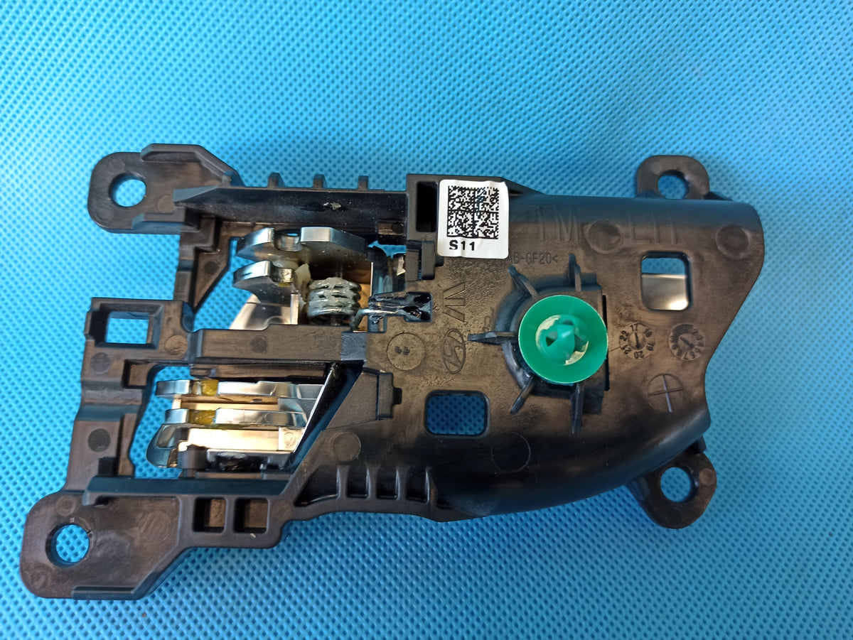 HYUNDAI SANTA FE 4 IV 2.0CRDI 185KM 4x4 20 R DOOR HANDLE LEFT FRONT