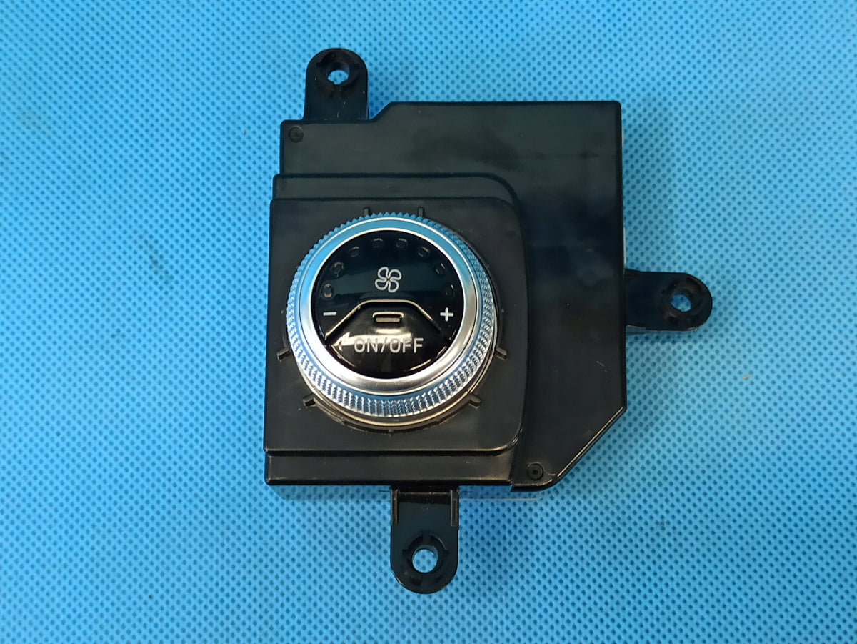 HYUNDAI SANTA FE 4 IV 2.0CRDI 185KM 4x4 2020 R AIR SUPPLY PANEL 97983-S1000