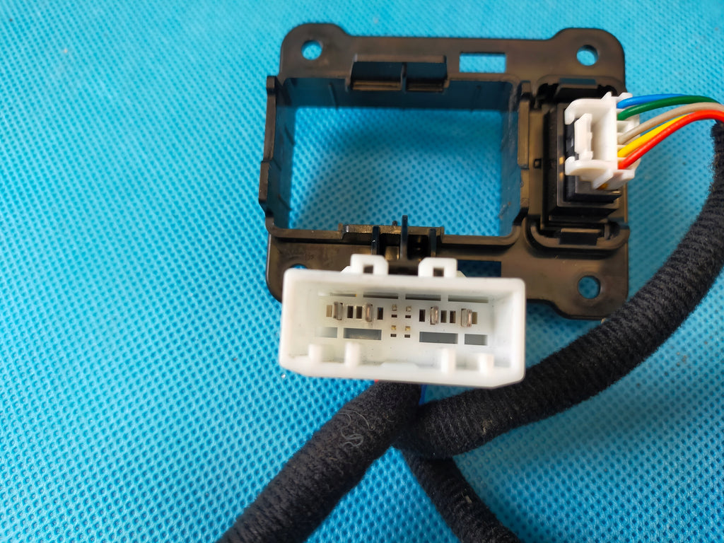 HYUNDAI SANTA FE 4 IV 2.0CRDI 2020 R USB PORT FRAME AUX CHARGER CONTROL