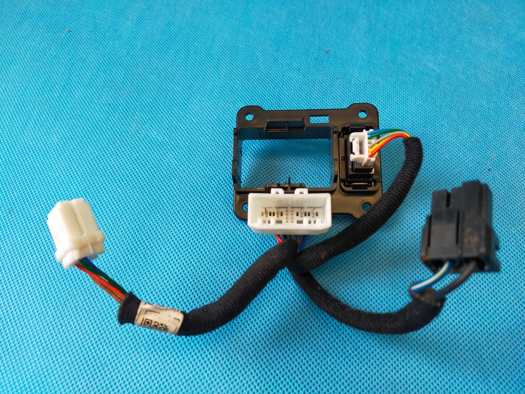 HYUNDAI SANTA FE 4 IV 2.0CRDI 2020 R USB PORT FRAME AUX CHARGER CONTROL