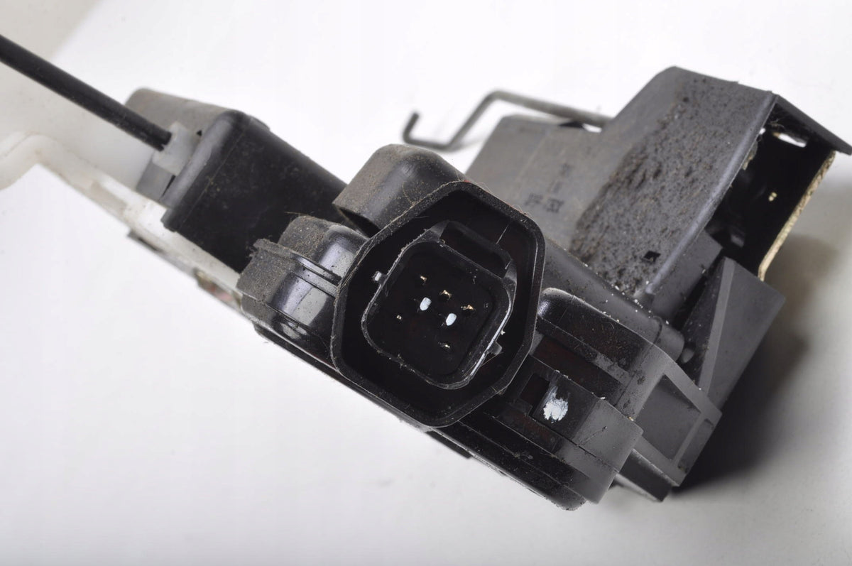 HYUNDAI SANTA FE AND DOOR LOCK LEFT FRONT EUROPE 5 PIN