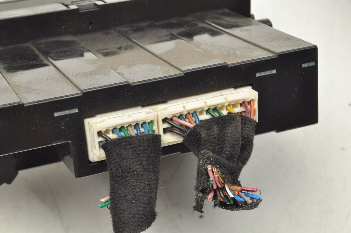 HYUNDAI TUCSON AND AIR SUPPLY PANEL 97250-2EXXX