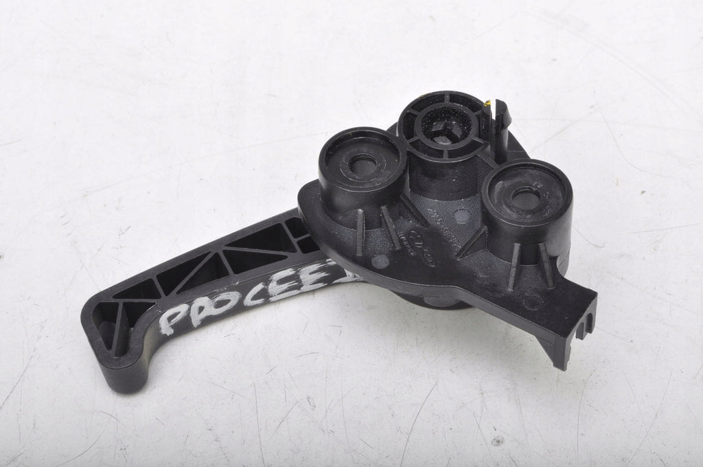 HYUNDAI TUCSON KIA PRO CEED III BUTTON HANDLE MASK 81181-2B900