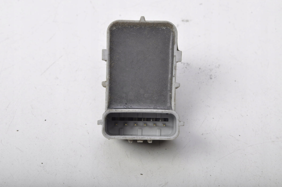 HYUNDAI VELOSTER AND PARKING SENSOR MZH 95720-2V100