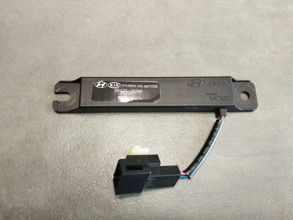 Hyundai ix35 ANTENNA AMPLIFIER 95420-2S310