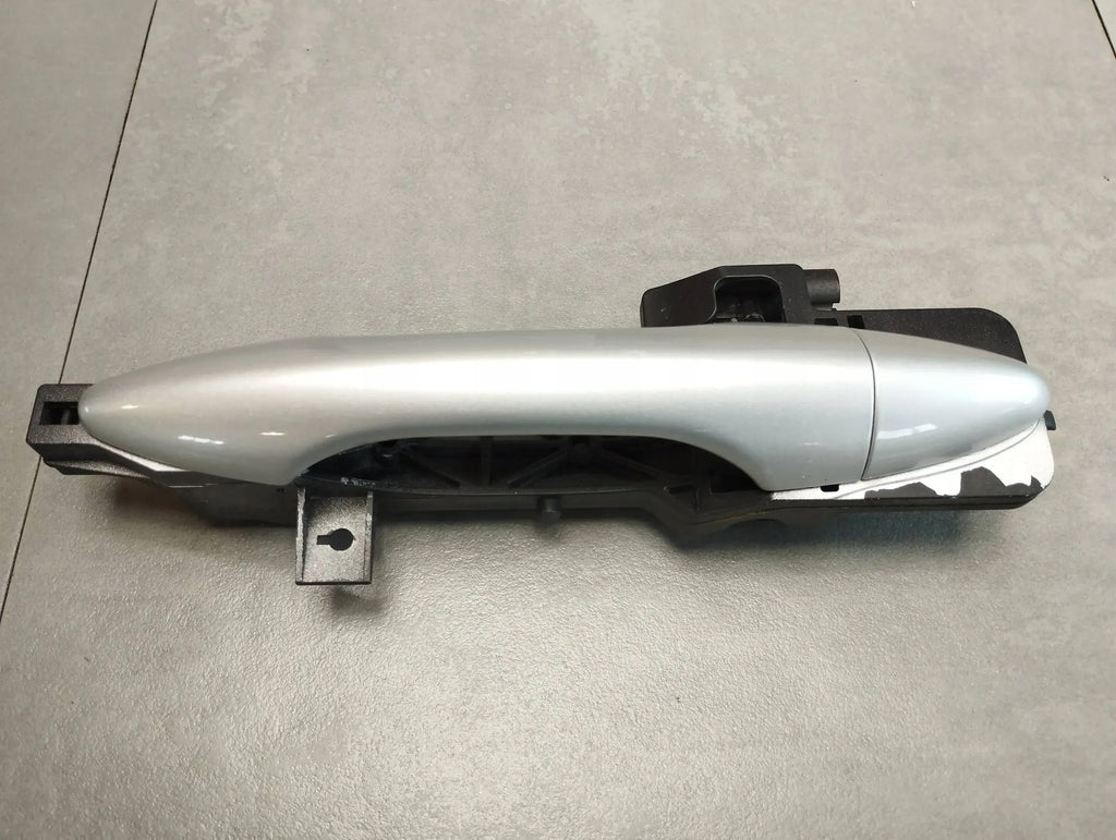 Hyundai ix35 HANDLE RIGHT REAR RAH