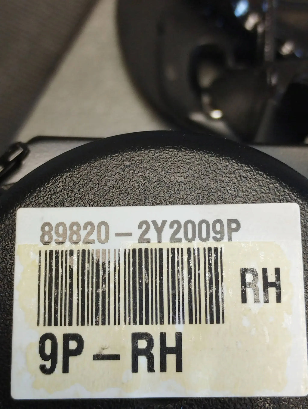 Hyundai ix35 SEAT BELT RIGHT REAR 89820-2Y2009P