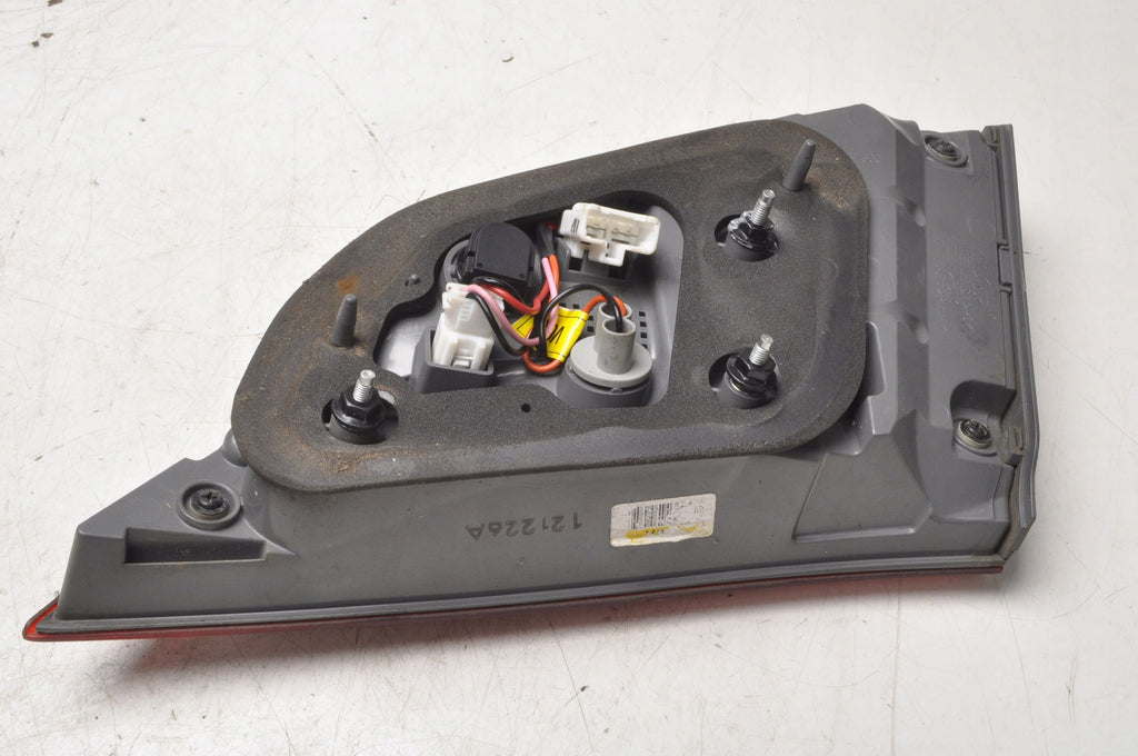 I40 REAR LEFT LAMP LEFT REAR IN THE FLAP 92403-3Z300