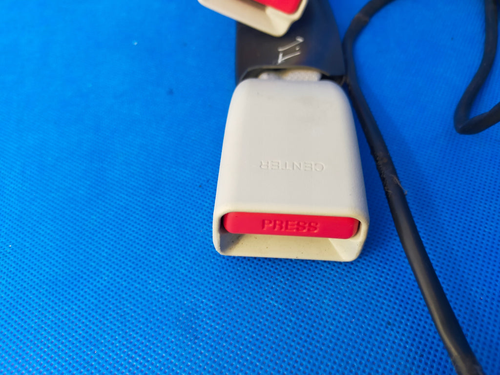 INFINITI Q50 S 3.5 HYBRID BELT CLASPS REAR SET 2014R