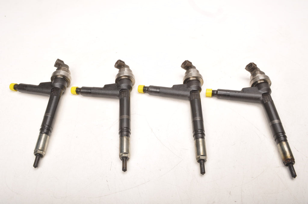 INJECTOR OPEL MERIVA A ASTRA III H 1.7 CDTI 100KM 897313-8613