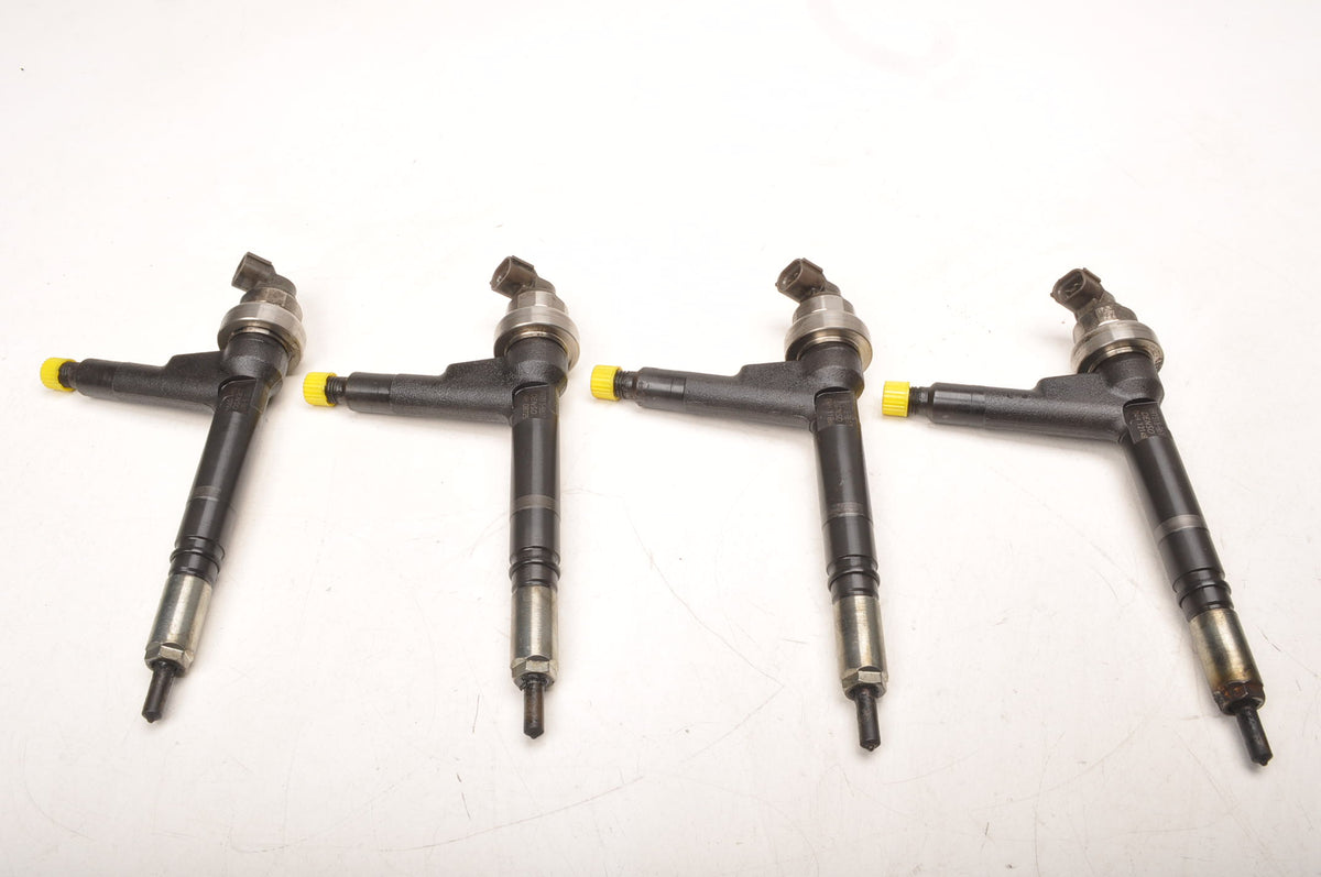INJECTOR OPEL MERIVA A ASTRA III H 1.7 CDTI 100KM 897313-8613