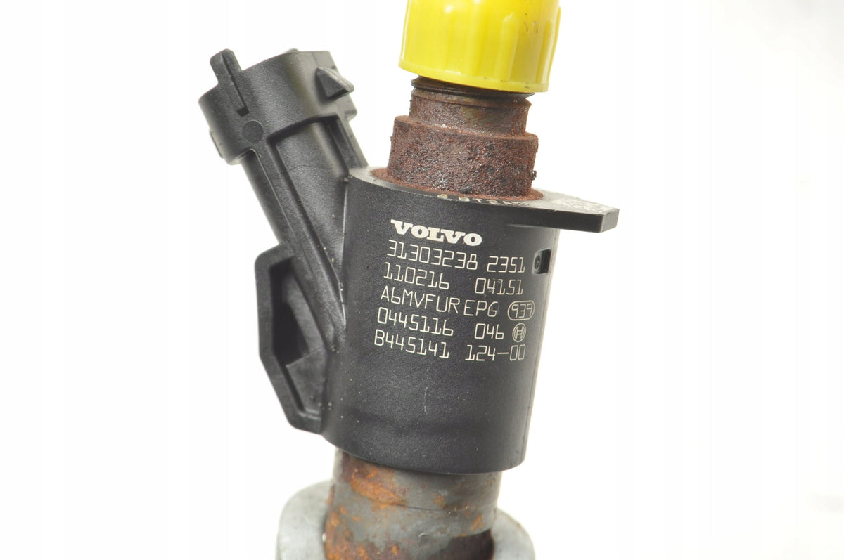 INJECTOR VOLVO C30 S40 II C70 V50 2.0 D3 150KM 31303238