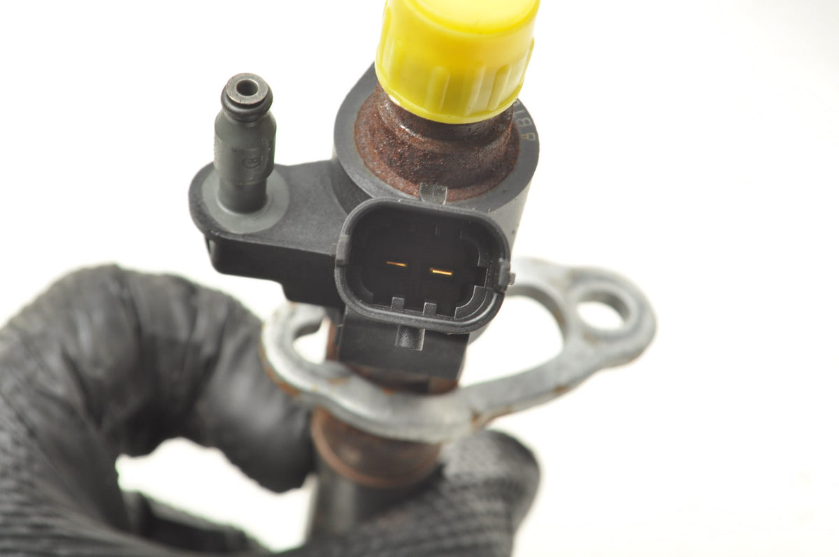 INJECTOR VOLVO C30 S40 II C70 V50 2.0 D3 150KM 31303238